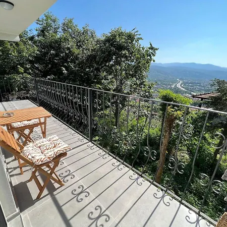 Cozy 4br With View And Comfort Galore Villa