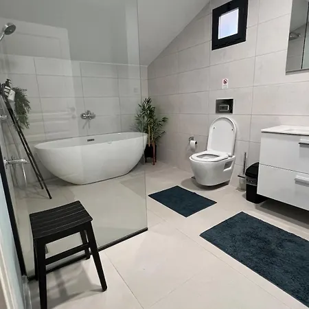 Cozy 4br With View And Comfort Galore Villa *