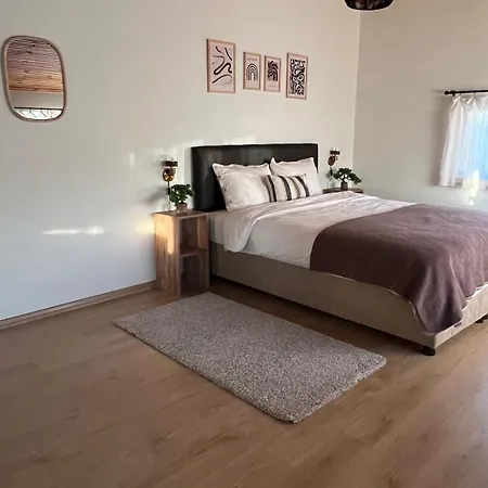 Cozy 4br With View And Comfort Galore *