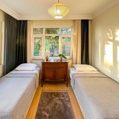 Cozy 4br With View And Comfort Galore
