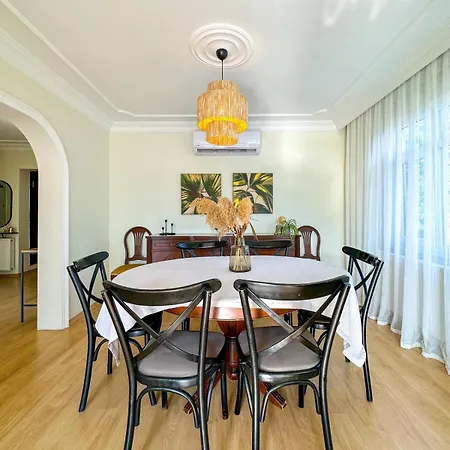 Villa Cozy 4br With View And Comfort Galore *