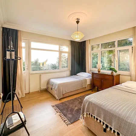 Cozy 4br With View And Comfort Galore