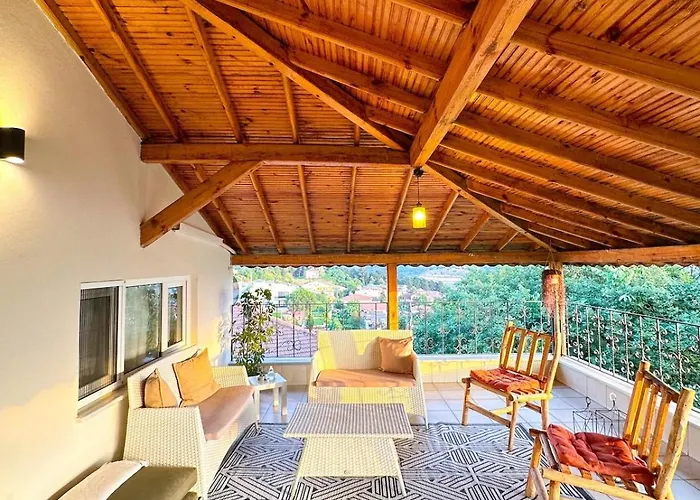 Вилла Cozy 4br With View And Comfort Galore Сапанча